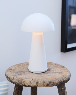 Sirius Sam Genopladelig Lampe H28 - hvid