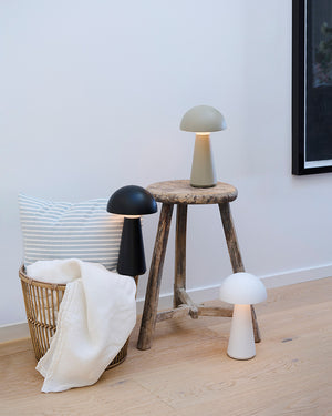 Sirius Sam Genopladelig Lampe H28 - hvid