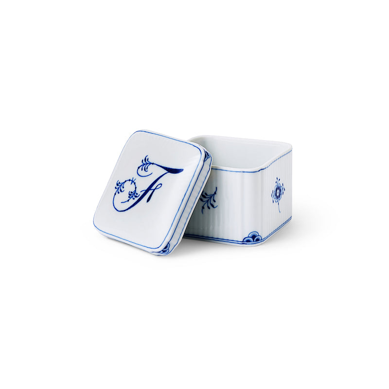 Royal Copenhagen Alfabet bonbonniere F 13 cl