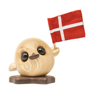 FableWood Villy den søde ælling med flag H10 cm