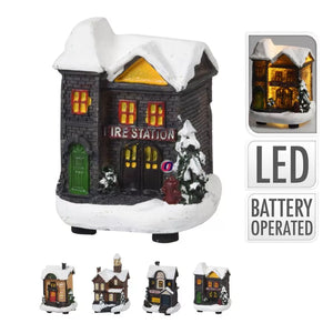 Julehus i polystone med LED 9 cm. 4 ass.