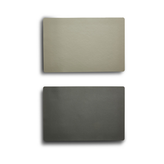 Dækkeserviet vendbar grå/koksgrå læderlook